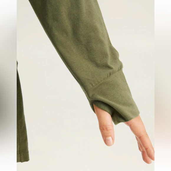 BloomChic Plus Size 3XL Plain Hooded Wrap Hem Thumb Hole T-shirt us22-24 - Picture 4 of 7